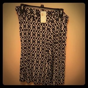 NWT Max Studio geometric skirt